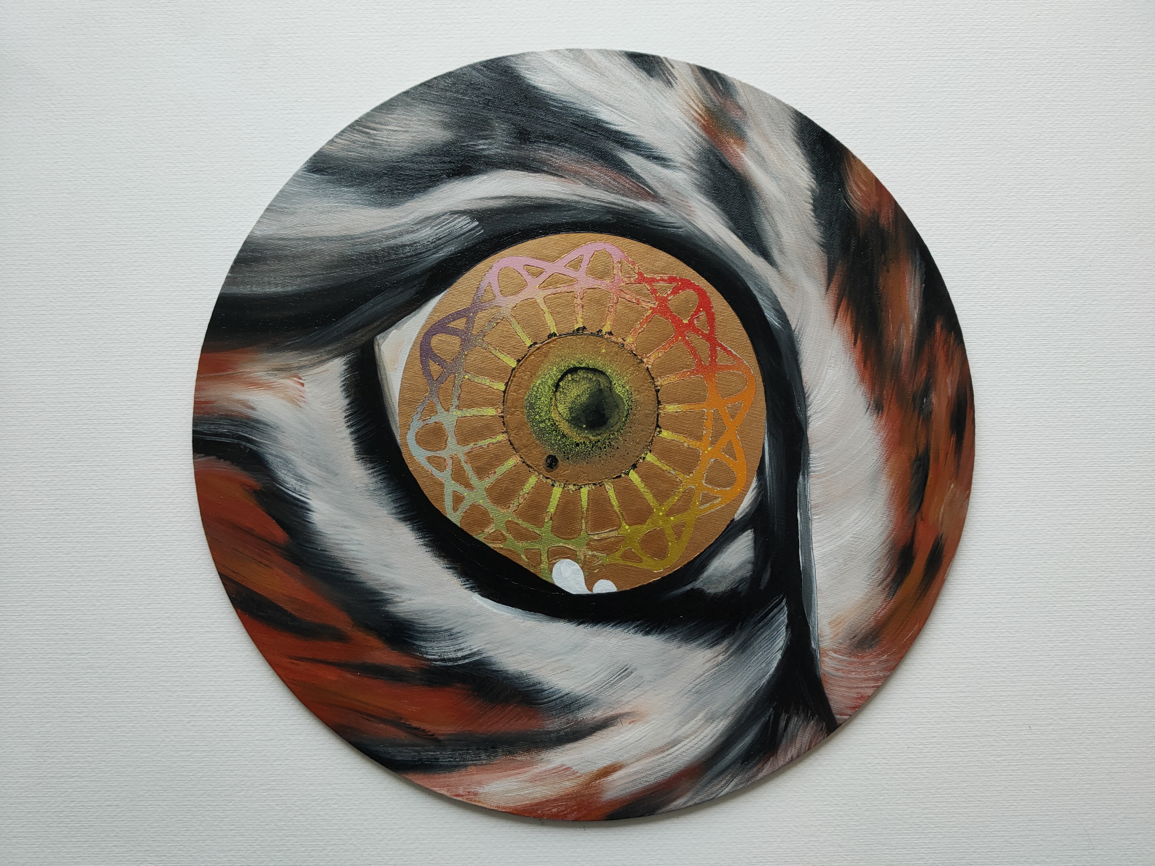 Iris of How, Marc Molk, 2020, oil and acrylic on canvas board, diameter 15,7 in